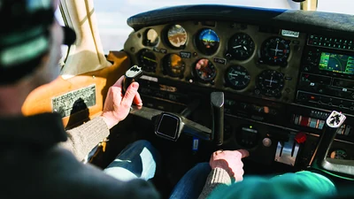 The learner prepares to execute a power-off stall maneuver in-flight that was taught in ground school.