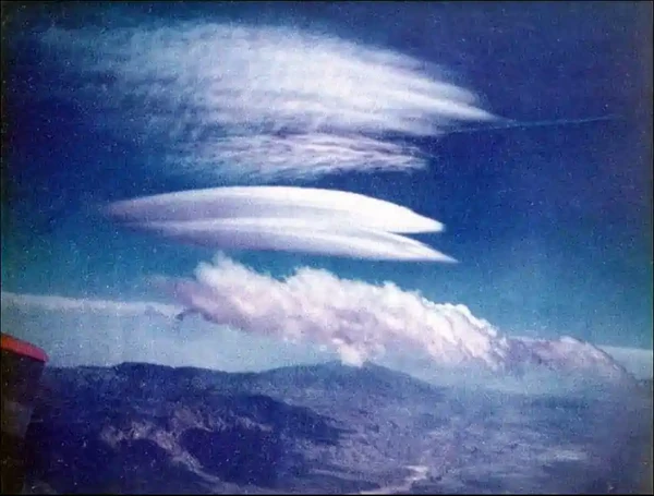 Advisory Circular (00-45) Aviation Weather Services, Lenticular and Rotor Clouds